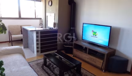 Apartamento no bairro Vila Ipiranga, de 83 m² no 3º andar. Imóvel com 2 dormitórios, sendo um suíte, sala, cozinha, churrasqueira, banheiro com box de vidro temperado, ar condicionado, aquecedor, piso