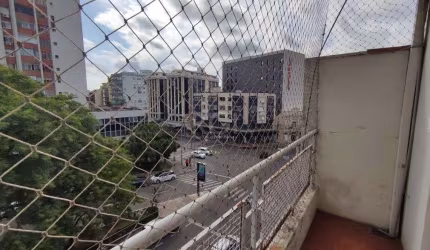 APARTAMENTO, 3 DORMITÓRIOS,, BAIRRO AUXILIADORA, PORTO ALEGRE-RS      &lt;BR&gt;  &lt;BR&gt;Apartamento com 3 dormitórios, living para 2 ambientes  com lareira, cozinha reformada, área de serviço, hal