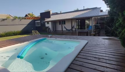 Casa para Venda em Florianópolis, Campeche, 2 dormitórios, 1 suíte, 2 banheiros, 2 vagas