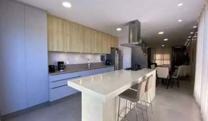 Casa para Venda em Florianópolis, Campeche, 3 dormitórios, 1 suíte, 2 banheiros, 2 vagas