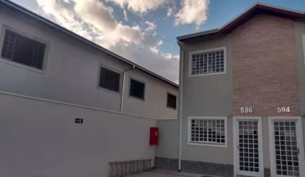 Casa com 2 dormitórios à venda