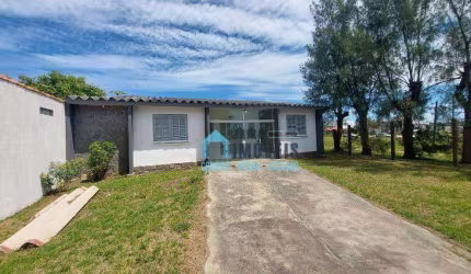 Casa em excelente localização, com 4 dormitórios à venda - Centro - Balneário Pinhal/RS
