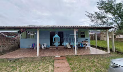CASA GEMINADA A DUAS QUADRAS DO MAR!!! com 4 dormitórios à venda por R$ 185.000 - Centro - Balneário Pinhal/RS
