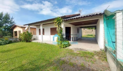 Casa com 2 dormitórios à venda por R$ 185.000,00 - Magistério - Balneário Pinhal/RS