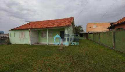 Casa com amplo anexo à venda por R$ 200.000 - Centro - Balneário Pinhal/RS