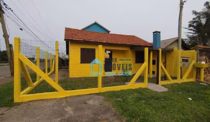 Casa com 3 dormitórios à venda por R$ 200.000,00 - Centro - Balneário Pinhal/RS