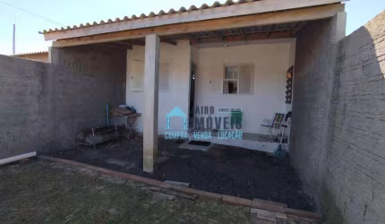Casa com 2 dormitórios à venda por R$ 110.000,00 - Centro - Balneário Pinhal/RS