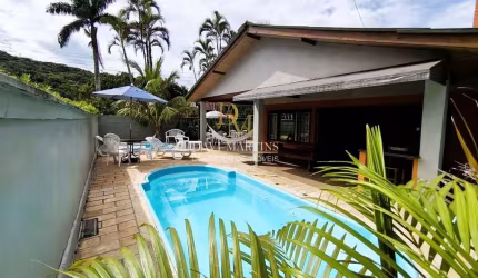Casa para Venda em Matinhos, Praia Mansa, 5 dormitórios, 2 suítes, 2 banheiros, 4 vagas