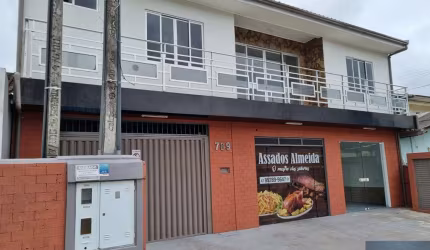 Casa Sobrado com 3 apartamentos e 2 salas comerciais, em São Judas Tadeu, Balneário Camboriú/SC