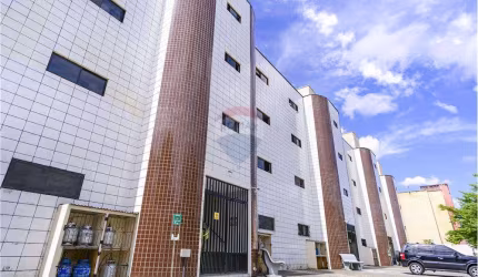 Excelente Apartamento com  02 quartos localizado no  Bairro Jacarecanga próximo a FANOR