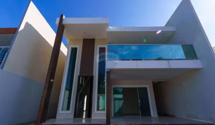Casa no Eusébio com 4 Quartos, 4 Suítes, 2 Vagas e Quintal