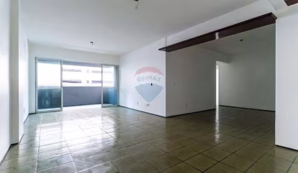 Amplo Apartamento de 157m² no Cocó: 3 Quartos, Suíte e Varanda