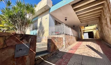 Casa com 5 quartos à venda na Rua Padre Silveira Lobo, 76, São Luiz, Belo Horizonte por R$ 890.000