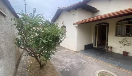 Casa com 3 quartos à venda na Turquesa, 7, São Joaquim, Contagem por R$ 550.000