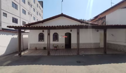 Casa com 6 quartos à venda na Rua Reynaldo Smith Camargos, 1, Santa Amélia, Belo Horizonte por R$ 680.000