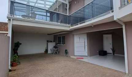 Residência  3 dormitorios  com suíte ampla sacada
