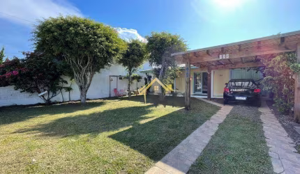 Casa com 4 dormitórios e amplo pátio à venda, por R$ 324.000 - Tramandaí/RS