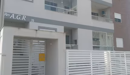 Apartamento 2 dormitórios sendo 1 suite proximo ao mar