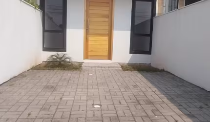 VENDO LINDO SOBRADO DE 2QTS FINO ACABAMENTO - INGLESES - FLORIANÓPOLIS