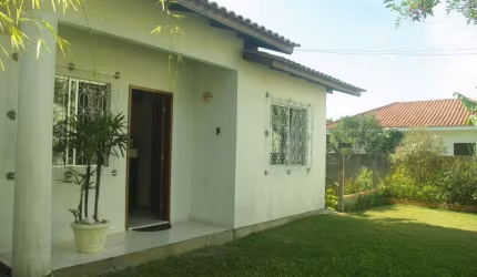Casa com terreno 1 dormitório
