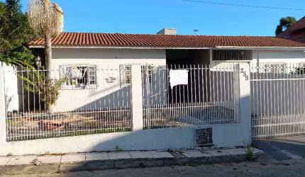 Otima casa bem localizada ingleses