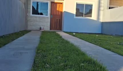 Linda casa nova 3 dormitórios no Rio Vermelho