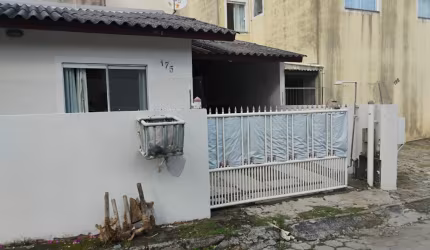 Casa 2 dormitórios