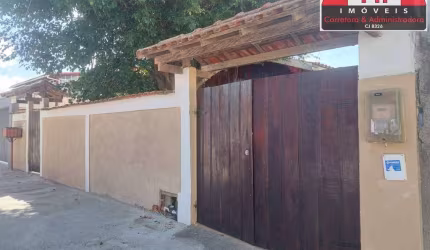 Casa de madeira para locação com Ótima localização !!
