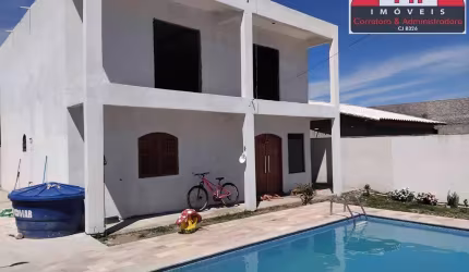 LINDA CASA com Piscina a venda no Condomínio Sol Caliente