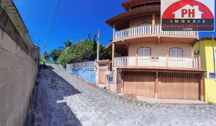 Aluguel de Casa Triplex no Condomínio Cisne Branco!