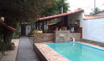 UMA CASA ENCANTADORA a venda em Cabo Frio - Praia Siqueira!!