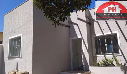 Excelente casa nova com piscina em condomínio de ótimo padrão no Balneário