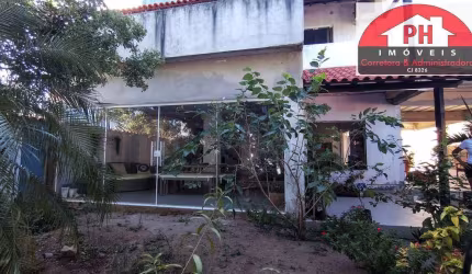 Linda casa duplex envidraçada em condomínio com Praia Privativa