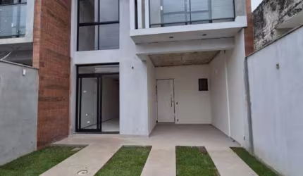 Casa / Sobrado para Venda em Itajaí, São João, 3 dormitórios, 1 suíte, 3 banheiros, 2 vagas