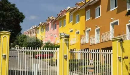 CONDOMINIO FECHADO - AV. GUILHERME GIORGI