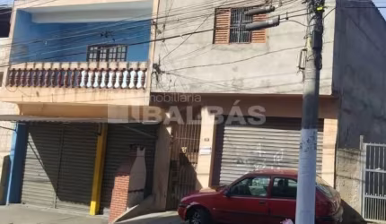 Ótimo terreno com casas a venda!