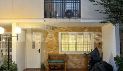 SOBRADO EM CONDOMINIO FECHADO