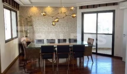 APARTAMENTO 254 m² - NO CORAÇÃO DO TATUAPÉ - 3 SUÍTES - 4 VAGAS