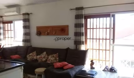 Sobrado com 2 dormitórios à venda, 110 m² por R$ 398.000 - Porto - Pelotas/RS