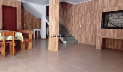 Sobrado com 4 dormitórios à venda, 295 m² por R$ 850.000,00 - Porto - Pelotas/RS