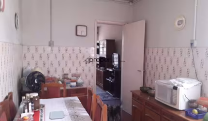 Casa próxima ao centro com 80m²
