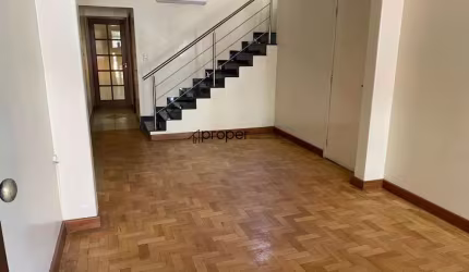 Sobrado de 180m² à venda no centro de Pelotas/RS.