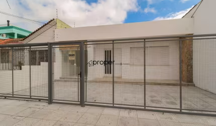 Casa central com 3 dormitórios para alugar e vender Centro - Pelotas/RS