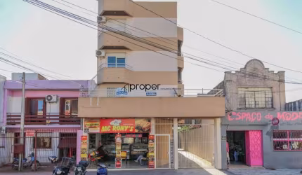 Apartamento com sacada para aluguel próximo a Av. Bento Gonçalves no Centro - Pe