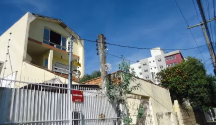 Casa em condomínio fechado com 7 quartos à venda na Rua Teixeira de Freitas, 348, Santo Antônio, Porto Alegre, 539 m2 por R$ 583.000
