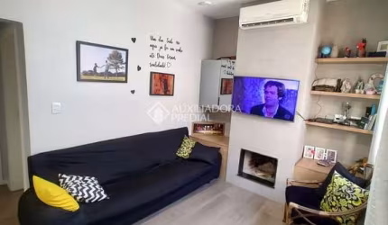 Casa com 2 quartos à venda na Rua Dona Amélia, 73, Santa Tereza, Porto Alegre, 53 m2 por R$ 450.000