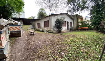Casa com 3 quartos à venda na Travessa Ouvidor, 221, Santo Antônio, Porto Alegre, 617 m2 por R$ 599.000