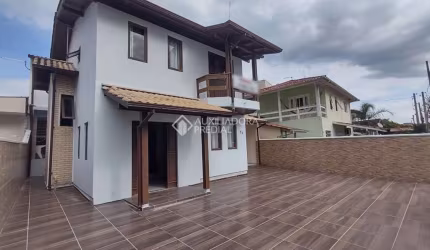 Casa com 6 quartos à venda na Rua Antonio Vitor Vieira, 624, Pinheira, Palhoça, 300 m2 por R$ 850.000
