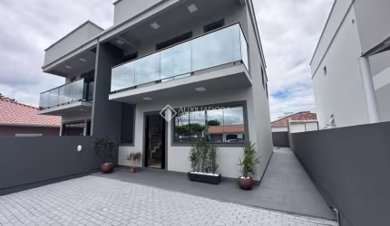 Casa com 3 quartos à venda na Rua Morumbi, 406, Enseada de Brito, Palhoça, 112 m2 por R$ 825.000
