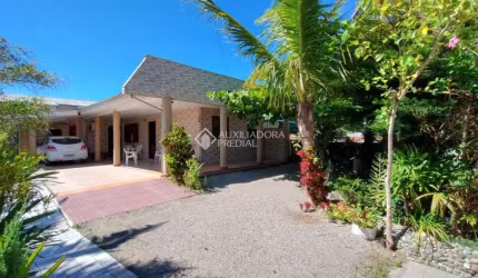 Casa com 3 quartos à venda na 1593, 193, Passagem de Maciambú (Ens Brito), Palhoça, 120 m2 por R$ 424.000
